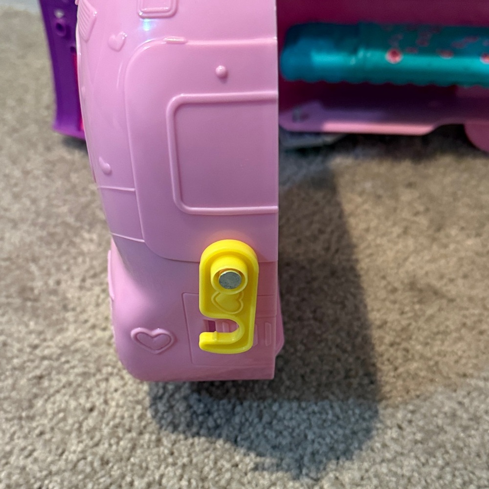 Barbie Pink Chelsea Camper - Picture 4 of 8